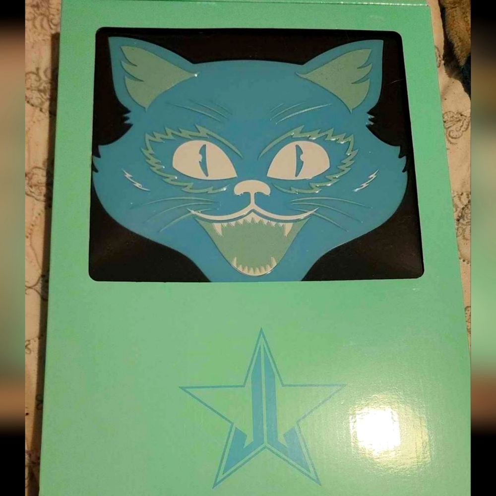 Jeffree Star cat mirror